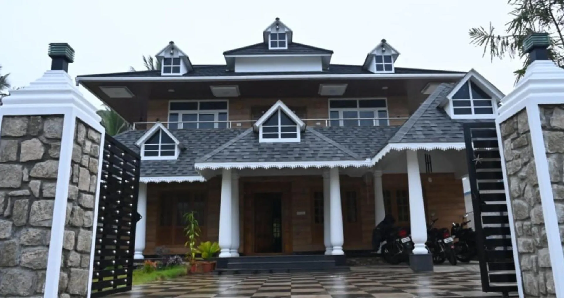 Anandha Grand Paradise Maraiyūr